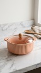 OLLA CERMICA ROSA CON TAPA VIDRIO