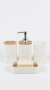 SET DE BAÑO PLASTICO Y BAMBU 3 PCS.