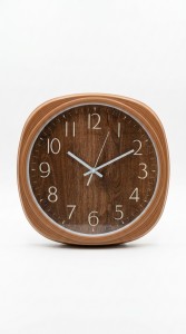RELOJ PARED PLASTICO SIMIL MADERA 35 cm.