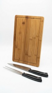 TABLA BAMBU C/ SET DE CUBIERTOS ASADOR
