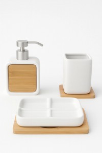 SET DE BAÑO CERAMICA Y BAMBU 3 PCS.