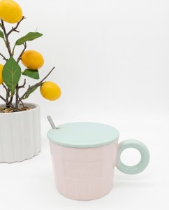 TAZA CERAMICA CON TAPA Y CUCHARA